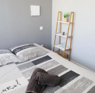 Bourges Apartment | Studio proche du centre ville - Studio Printemps