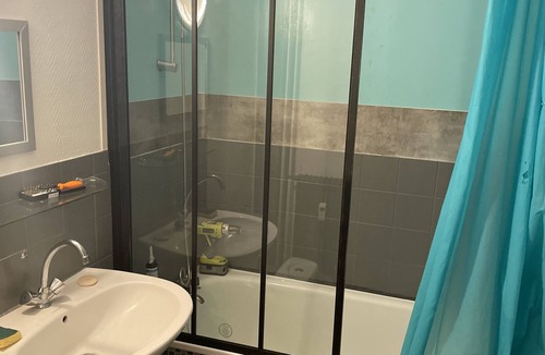 Luxeuil-les-Bains Apartment | Studio Proche Cure Thermal