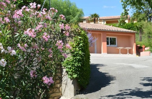 Vallon-Pont-d'Arc Apartment | Studio Proche du Village et de la Rivière