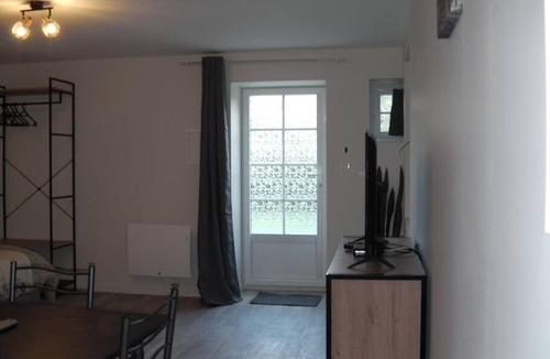 Noaillac Apartment | Studio proche sortie autoroute