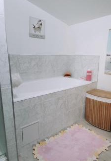 Le Mesnil-en-Vallee Apartment | Studio Propre et Cosy