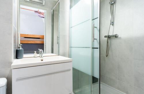 Cap d'Agde Apartment | Studio Quai d'Honneur-2 by Interhome