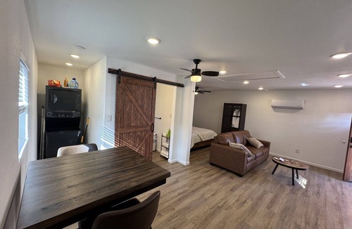 Fort Worth Apartment | " Studio- Quick Drive to TCU, Stockyards, Museums & Dickies Arena"