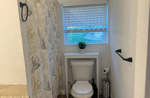 Fort Worth Apartment | " Studio- Quick Drive to TCU, Stockyards, Museums & Dickies Arena"