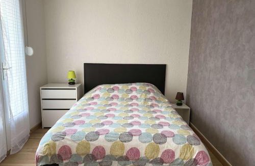 Balaruc-les-Bains Apartment | Studio rénové avec balcon, proche commerces, wifi et cellier privatif - Balaruc-les-Bains. - FR-1-553-13