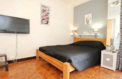 Balaruc-les-Bains Apartment | Studio rénové avec wifi, balcon et climatisation à Balaruc-les-Bains - FR-1-553-53