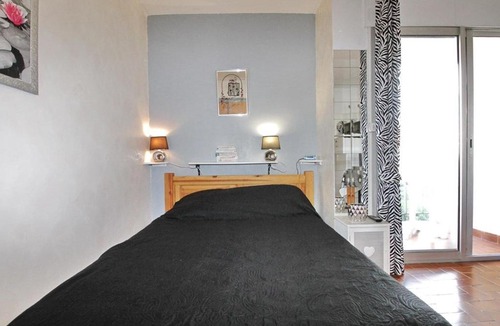 Balaruc-les-Bains Apartment | Studio rénové avec wifi, balcon et climatisation à Balaruc-les-Bains - FR-1-553-53