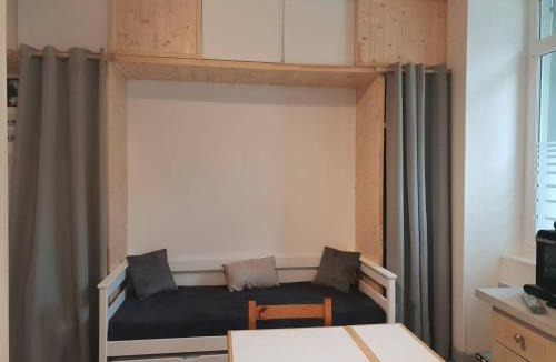 Cauterets Apartment | Studio rénové central, à 50 m du télécabine, 2-4 pers - FR-1-234-293