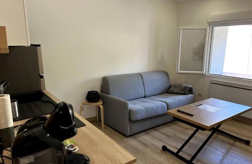 Lagnieu Apartment | Studio rénové centre-ville de Lagnieu/WIFI