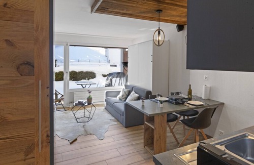 Noes Apartment | Studio rénové et élégant en plein centre