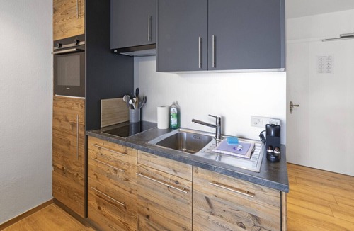 Noes Apartment | Studio rénové et élégant en plein centre