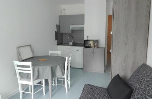 Les Sables d'Olonne Apartment | Studio rénové avec balcon à 100m de la plage et piscine - 4 personnes - Les Sables-d'Olonne - FR-1-331-204