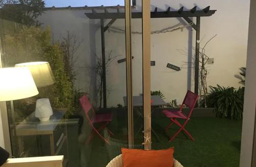 Noirmoutier-en-l'Ile Apartment | Studio rénové à deux pas de la plage des Lutins - Terrasse privée, parking et animaux acceptés - FR-1-426-515