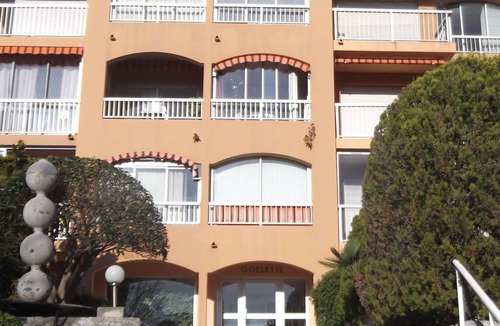 Saint-Mandrier-sur-Mer Apartment | Studio rental