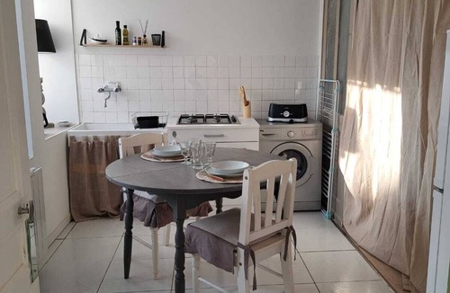 Forges-les-Bains Apartment | Studio RDC La Tanière de Bains
