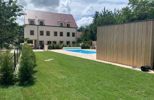 Magny-le-Hongre House | Studio ref 4 avec piscine à 5 min de Disneyland Paris