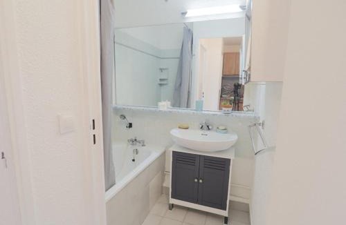 La Petite Motte Apartment | Studio refait à neuf, jardin et parking - 4 pers. - FR-1-874-42