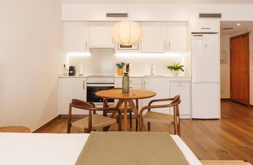 Barri Vell Apartment | Studio Rei Martí - Holiday Apartment Rental Girona | Bravissimo
