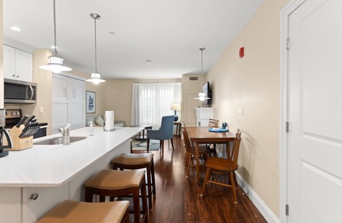 York Beach Condo | Studio + Resort Room in One Easy Stay
