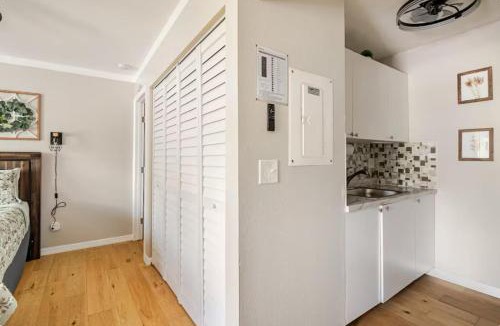 Northeast Tampa Apartment | Studio retreat by the river