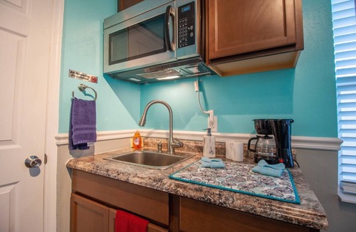 Conway House | Studio Retreat Private Entry & Pets OK