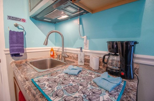 Conway House | Studio Retreat Private Entry & Pets OK