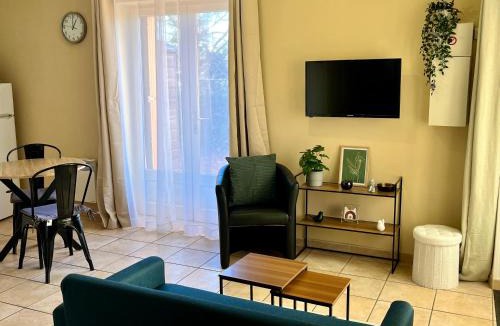 Neris-les-Bains Apartment | Studio Revy 1 - Centre ville