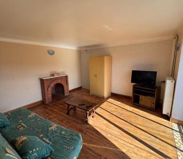 Saint-Rome-de-Cernon Apartment | Studio rez de chaussée