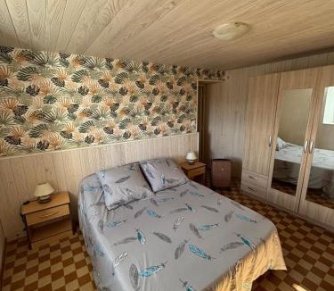 Saint-Rome-de-Cernon Apartment | Studio rez de chaussée