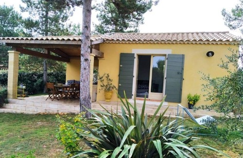 Saint-Siffret Bed & Breakfast | Studio room with large summer kitchen