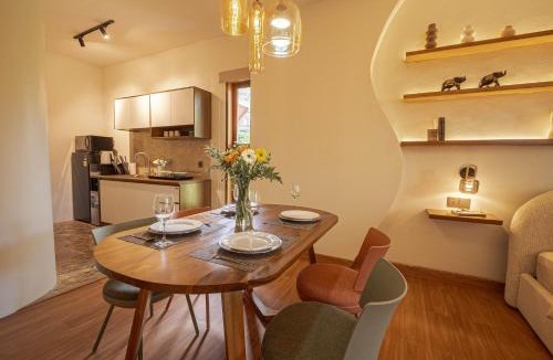Celuk House | Studio room with Jacuzzi near Ubud