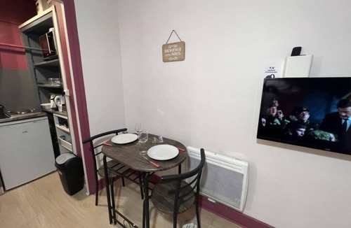 Blatin Apartment | Studio Rue Ramond Centre Ville