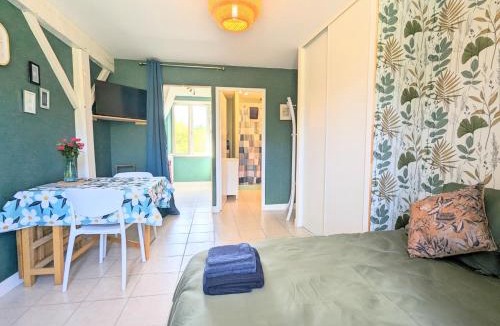 Saint-Germain-les-Belles Apartment | Studio Silhem