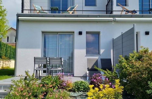 Saint-Prix Apartment | Studio Saint-Prix, studio flat, 2 persons