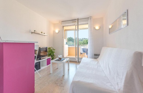 Sanary-sur-Mer Apartment | STUDIO SANARY