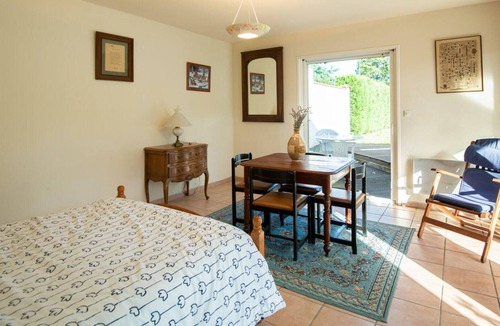 Savigneux Apartment | Studio Savigneux, studio flat, 2 persons