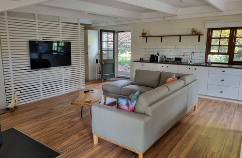 Reesville Apartment | Studio - self-contained