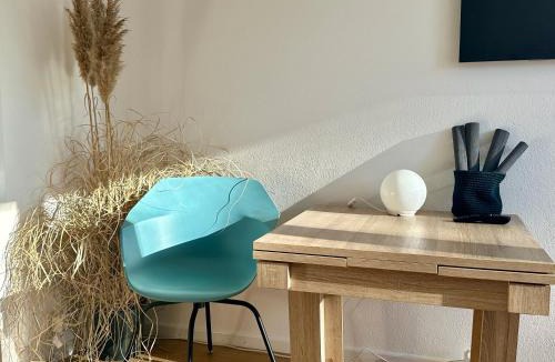 Lens Apartment | Studio Serenity, 4 min walk to center!