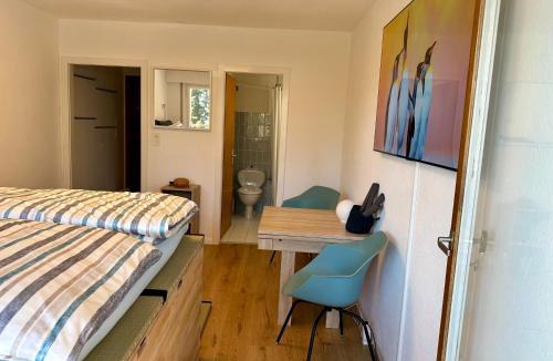 Lens Apartment | Studio Serenity, 4 min walk to center!