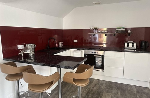 Barmby Moor Apartment | Studio - Sleeps 2 - Pets - Parking - Wifi