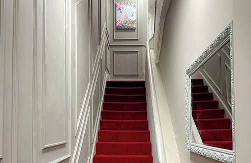 Ealing Apartment | Studio - Sleeps 2 - Short Walk to Ealing Broadway