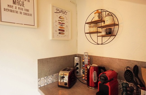 Anatole France Danton Apartment | Studio "Sous les Toits