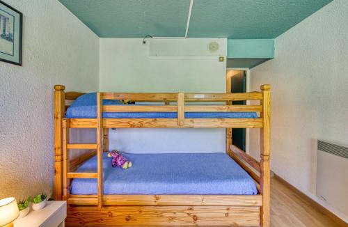 Le Corbier Apartment | Studio Soyouz Vanguard-19 by Interhome