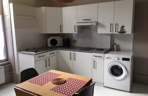 La Charite-sur-Loire Apartment | Studio Spacieux en Centre Ville