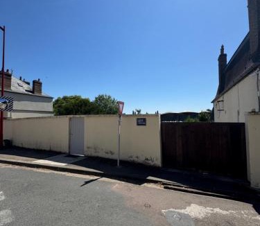 Saint-Florentin Apartment | Studio St Florentin 2