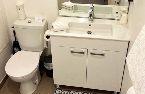 Decines-Charpieu Apartment | Studio Stade ol Proche Euroexpo