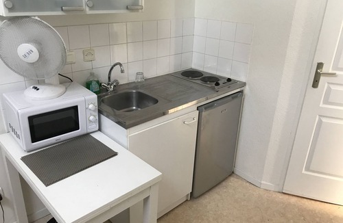 Leon Blum - Bon Coin Apartment | Studio-Standard-Ensuite with Shower-Studio 12m2