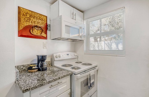 Tropic Apartment | Studio Stay w/Kitchenette | Near EGAD & Beach