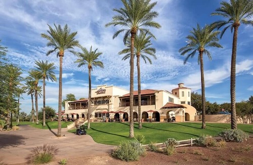 South Mountain Condo | Studio Stunning Pools & Golf!