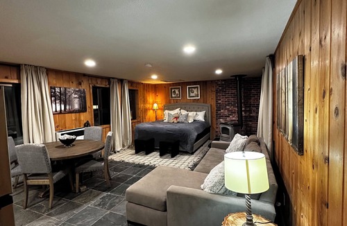 Echo Lake Cabin | Studio style cabin in Twin Bridges with Mountain View’s near Sierra Ski Resorts